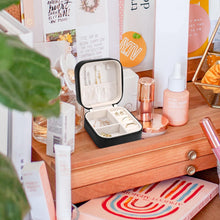 Charger l'image dans la galerie, Coffret à Bijoux Personnalisé | Idéal Voyage & Anti-Nœuds