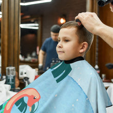 Charger l'image dans la galerie, Cape de Coiffure Enfant Personnalisée | Transformez la Coupe en Jeu