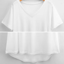 Charger l'image dans la galerie, T-Shirt Femme Col V Soie de Lait Personnalisable | Douceur & Style Unique