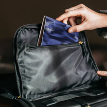 Charger l'image dans la galerie, Housse de protection pour passeport en PU à impression complète personnalisé avec photo texte prénom