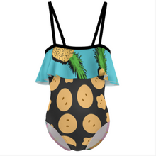 Charger l'image dans la galerie, Maillot de bain NT045 enfant fille épaules dénudées à volants personnalisée avec prénom motif texte (conception multi-images)