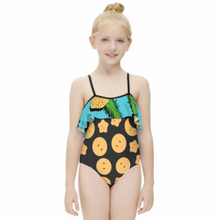 Charger l'image dans la galerie, Maillot de bain NT045 enfant fille épaules dénudées à volants personnalisée avec prénom motif texte (conception multi-images)
