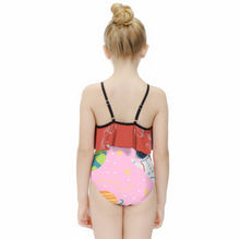 Charger l'image dans la galerie, Maillot de bain NT045 enfant fille épaules dénudées à volants personnalisée avec prénom motif texte (conception multi-images)