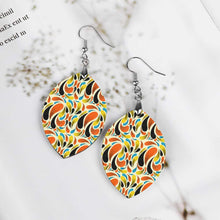 Charger l'image dans la galerie, Pendentif boucle d'oreille en bois personnalisé avec photo texte