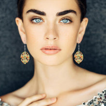 Charger l'image dans la galerie, Pendentif boucle d'oreille en bois personnalisé avec photo texte