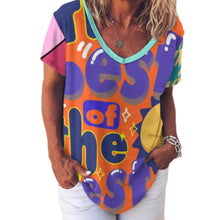 Charger l'image dans la galerie, T-shirt femme en soie glacée à manches courtes et col V NZ109 personnalisée avec prénom motif texte (conception multi-images)