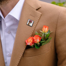 Charger l'image dans la galerie, Pin's Métal Carré Personnalisé | Mini Badge Vêtement & Sac