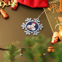 Charger l'image dans la galerie, Ornement Flocon en Métal Personnalisé | Le Bijou de Votre Sapin