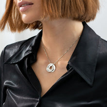 Charger l'image dans la galerie, Collier d'anneaux entrelacés en argent sterling plaqué or / or rose X0018 gravure personnalisé avec logo prénom