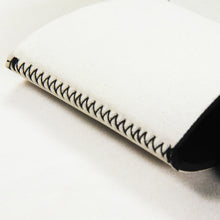 Charger l'image dans la galerie, Manchon de tasse personnalisé blanc