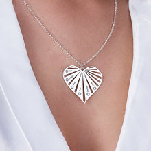 Charger l'image dans la galerie, Collier coeur avec pierres de naissance en argent sterling X0020 gravure personnalisé avec prénom