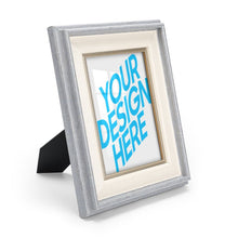 Charger l'image dans la galerie, Cadre photo en bois Naturel (version verticale) personnalisé avec photo logo texte motif