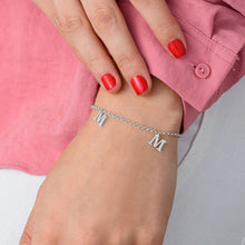 Charger l'image dans la galerie, Bracelet à breloques lettre S0016 pour femme / homme avec gravure personnalisé avec texte prénom