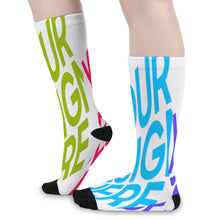 Charger l'image dans la galerie, Chaussettes longues femme / homme (orteils et talons noirs) personnalisée avec prénom motif texte (conception multi-images)