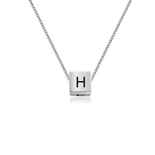 Charger l'image dans la galerie, Collier avec pendentif en forme de cube en argent sterling 925 / cuivre gravure personnalisé avec prénom