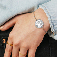 Charger l'image dans la galerie, Graduation Hat Bracelet avec pendentif S0045 gravé personnalisé avec texte prénom