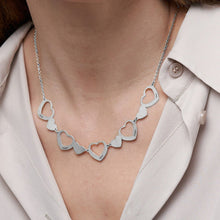 Charger l'image dans la galerie, Collier Elégant Coeurs Multi-Connectés pour Femme X0061 Gravure personnalisé avec Prénom