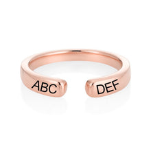Charger l'image dans la galerie, Bague ouverte J0029 femme personnalisée avec gravure des lettres prénom texte