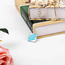 Charger l'image dans la galerie, Badges de forme carrée en métal personnalisés avec photos texte logo