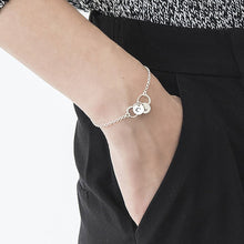 Charger l'image dans la galerie, Bracelet de cheville Infini avec Breloques Initiales S0019 gravé personnalisé