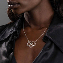 Charger l'image dans la galerie, Collier Boucle Infinie avec pendentif cœur gravé X0029 longueur réglable gravure personnalisé avec texte prénom