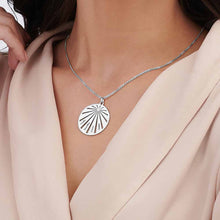 Charger l'image dans la galerie, Collier "rond" chaîne familiale avec pendentif X0010 gravure personnalisé avec prénom texte