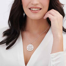 Charger l'image dans la galerie, Collier "rond" chaîne familiale avec pendentif X0010 gravure personnalisé avec prénom texte
