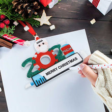 Charger l'image dans la galerie, Décoration/ornement de Noël de poupée avec seringue GY0902041 impression personnalisé avec image motif logo texte