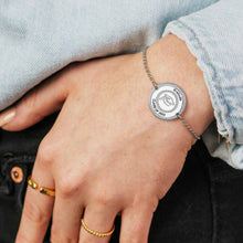 Charger l'image dans la galerie, Graduation Hat Bracelet avec pendentif S0045 gravé personnalisé avec texte prénom