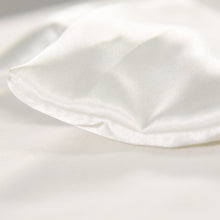 Charger l'image dans la galerie, Taies d'oreiller / Housses de coussin en satin (impression recto-verso) personnalisée avec photo motif logo texte