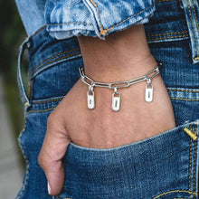 Charger l'image dans la galerie, Trombone Bracelet S0017 pour femme / homme gravé personnalisé avec texte prénom