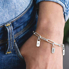 Charger l'image dans la galerie, Trombone Bracelet S0017 pour femme / homme gravé personnalisé avec texte prénom