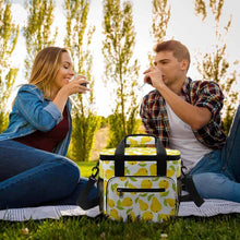 Charger l'image dans la galerie, Sac isotherme de camping A020 personnalisé avec prénom photo texte logo