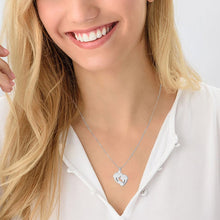 Charger l'image dans la galerie, Collier de pieds de bébé X0024 en argent 925 gravure personnalisé avec prénom