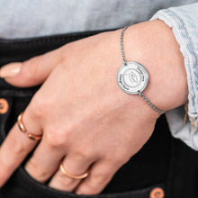 Charger l'image dans la galerie, Graduation Hat Bracelet avec pendentif S0045 gravé personnalisé avec texte prénom