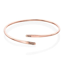 Charger l'image dans la galerie, Bracelet manchette bracelet ouvert S0014 gravure personnalisé avec texte prénom