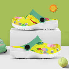 Charger l&#39;image dans la galerie, Chaussures enfant à trous personnalisé avec photo texte prénom
