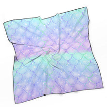 Charger l'image dans la galerie, Foulard Carré Satiné Personnalisé | 68cm Accessoire Cheveux &amp; Sac

