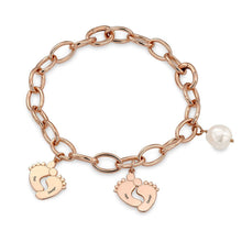 Charger l&#39;image dans la galerie, Bracelet avec charme de pieds de bébé S0029 gravé personnalisé avec texte prénom
