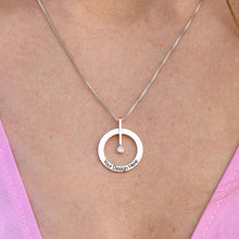 Charger l&#39;image dans la galerie, Collier Cercle Diamant X0065 en argent sterling / cuivre gravure personnalisé avec nom texte
