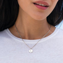 Charger l&#39;image dans la galerie, Collier pendentif rond en argent sterling 925 pour femme homme X0055 gravure personnalisé avec prénom texte
