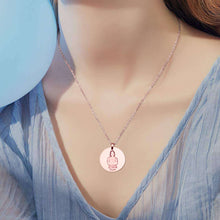 Charger l&#39;image dans la galerie, Collier Photo commémoratif rond en acier au titane pour femmes hommes couples gravure personnalisé avec photo image texte prénom
