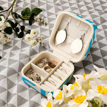 Charger l&#39;image dans la galerie, Boîte à bijoux / organisateur de bijoux pour femme personnalisée avec photo motif logo texte
