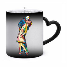 Charger l&#39;image dans la galerie, Mug personnalisable céramique changeant de couleur avec la poigée coeur
