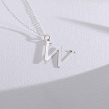 Charger l&#39;image dans la galerie, Collier avec lettre individuelle en argent sterling 925 pour femme personnalisé
