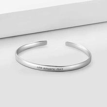 Charger l&#39;image dans la galerie, Bracelet Ouvert Simple en argent pour hommes S0046 gravé personnalisé avec texte prénom
