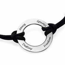 Charger l&#39;image dans la galerie, Bracelet corde de satin disque S0010 avec breloque en argent sterling 925 gravure personnalisé avec texte prénom
