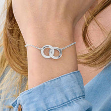 Charger l&#39;image dans la galerie, Bracelet double disque S0020 avec deux anneaux entrelacés gravure personnalisé avec texte prénom
