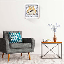 Charger l&#39;image dans la galerie, Horloge carrée en plastique personnalisé avec photo logo texte motif
