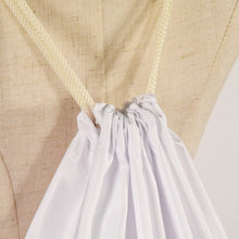 Charger l&#39;image dans la galerie, Sac à dos personnalisé en tissu pour rideau de douche avec cordon de serrage
